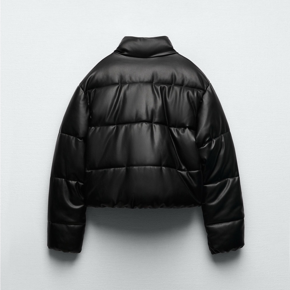 Zara Women's Sleek Black Puffer Jacket - Picture 4 of 7
